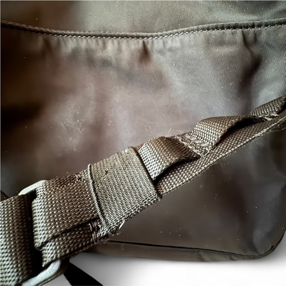 Lululemon water-repellent City Adventurer crossbody bag black - Picture 7 of 7